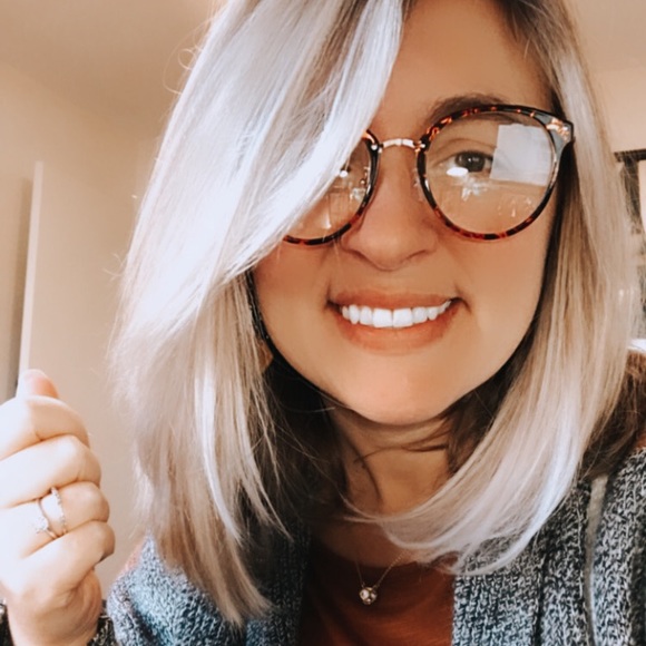 Heyyyy, I’m Alli!! ✌️ - Picture 13 of 16